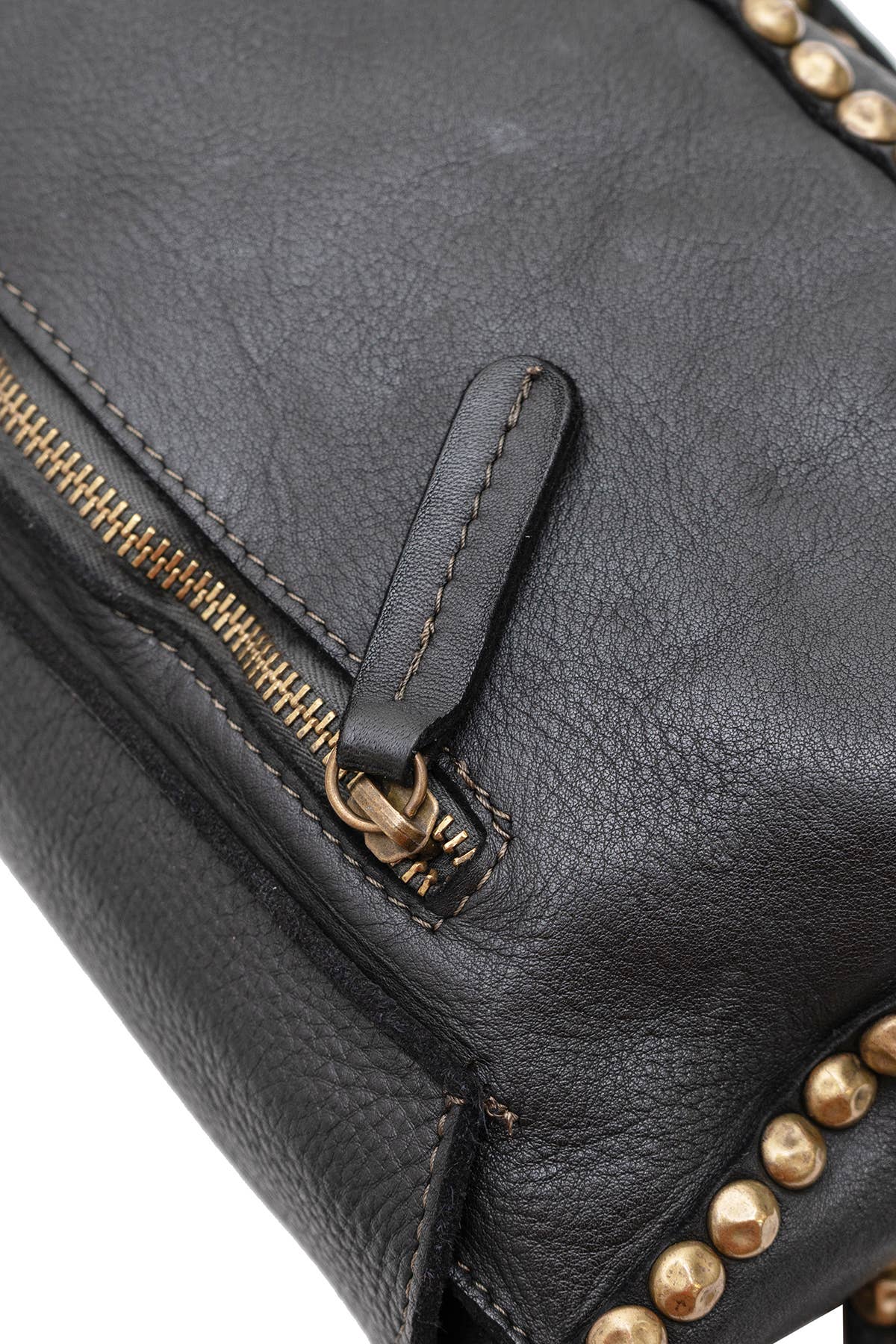 Vintage style corwhide leather studded bag