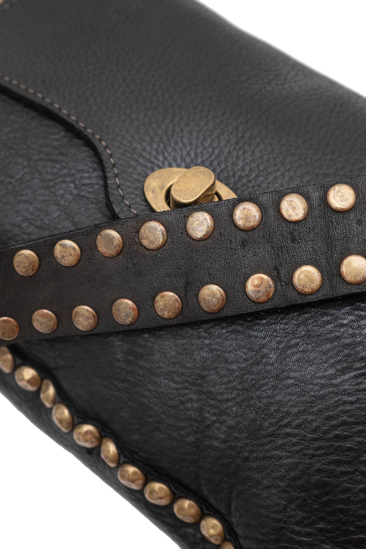 Vintage style corwhide leather studded bag