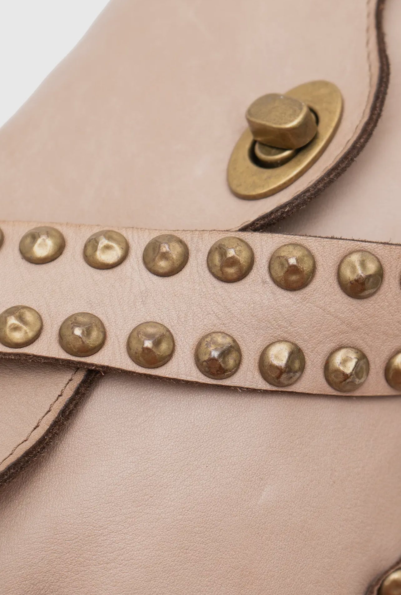 Vintage style corwhide leather studded bag